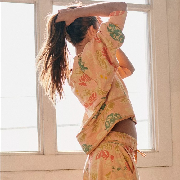 Free People Tops - Free people//fleece sweatshirt